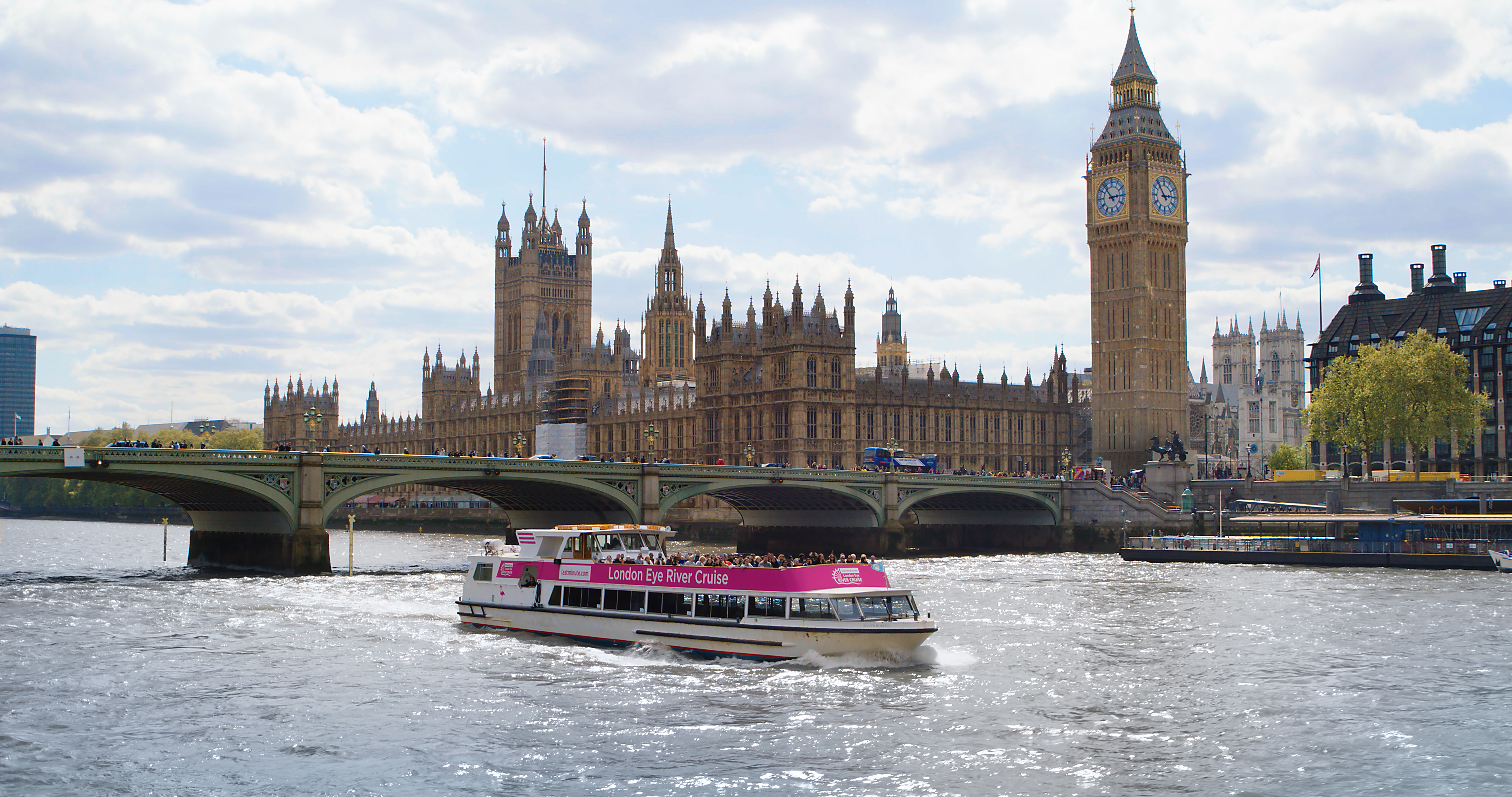 22747 Riverboat Tour 1A Boat 005 Rgb Ns LICENSED UNTIL JUN2025